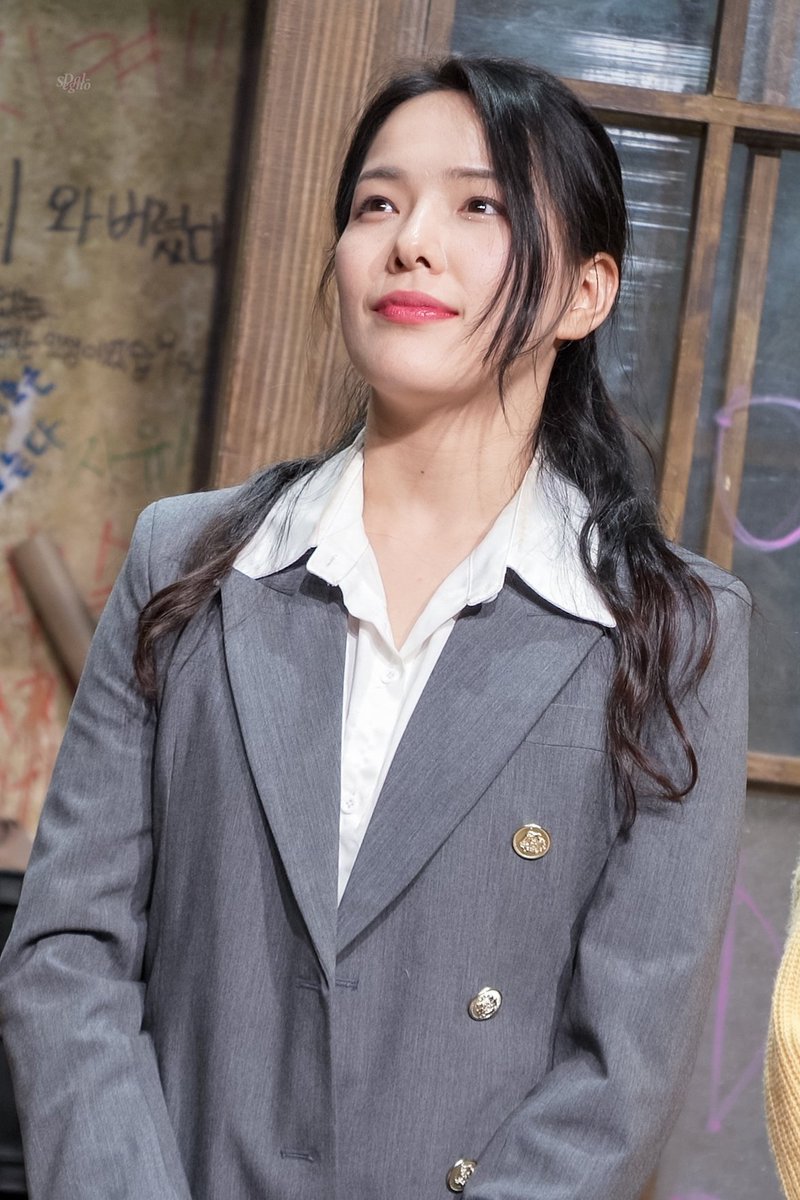 segno_rep's tweet photo. 260502밤 얼떨결에 종언
막공 무대인사

카나에 役 #이한별 https://t.co/o5H3Bk85Qr