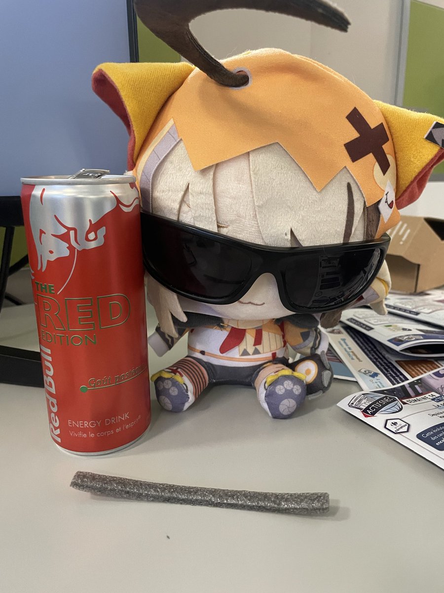damriera's tweet photo. work colleague cool and stylish (codes better than me) #rkggk #gigiez https://t.co/Ksfke3l5zk