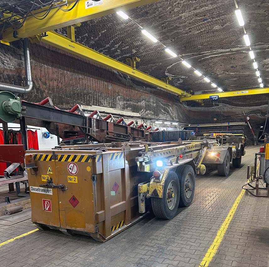 tankcontainer's tweet photo. Doppelwandiger Bergbau Tankcontainer Pegasus 6000 

24/7 Untertage - langlebig, zuverlässig und sicher!

https://t.co/0XzhXqcLld

#bergbau #tankcontainer #pegasus #Krampitz #mining #StorageTank https://t.co/RDMyZ4Z9Xg