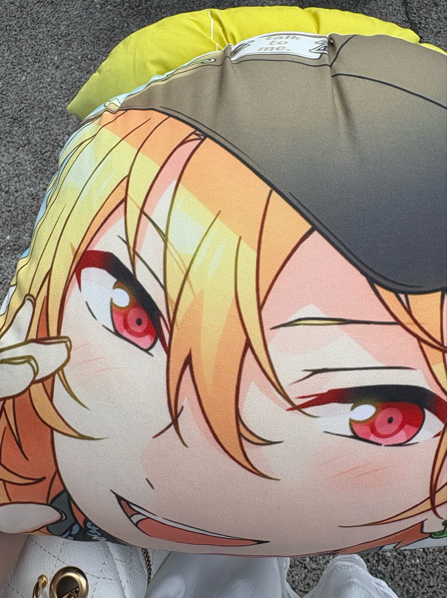 なこ tweet media
