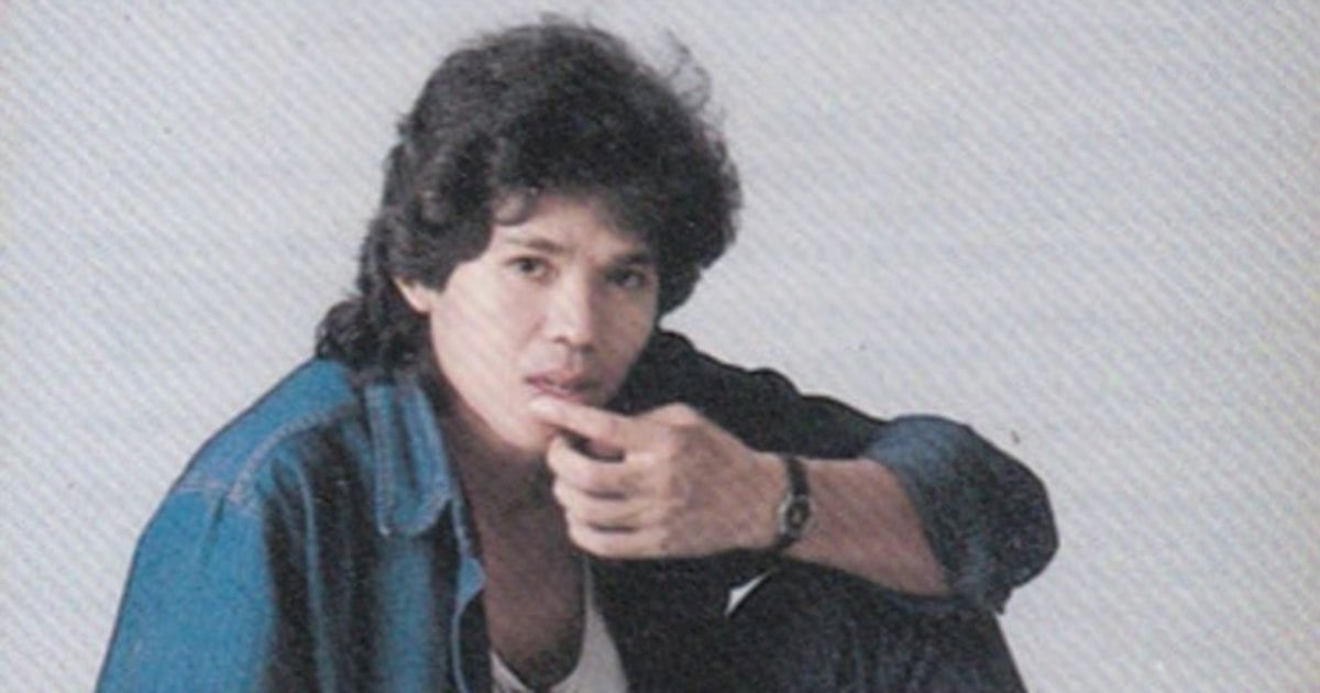 hmetromy's tweet image. #Rap "Saya hanya dapat jadi penyanyi pada 1986. Album saya diterbitkan oleh Ahmad Nawab selepas arwah tawarkan saya untuk buat album.  

hmetro.com.my/rap/di-sebalik…