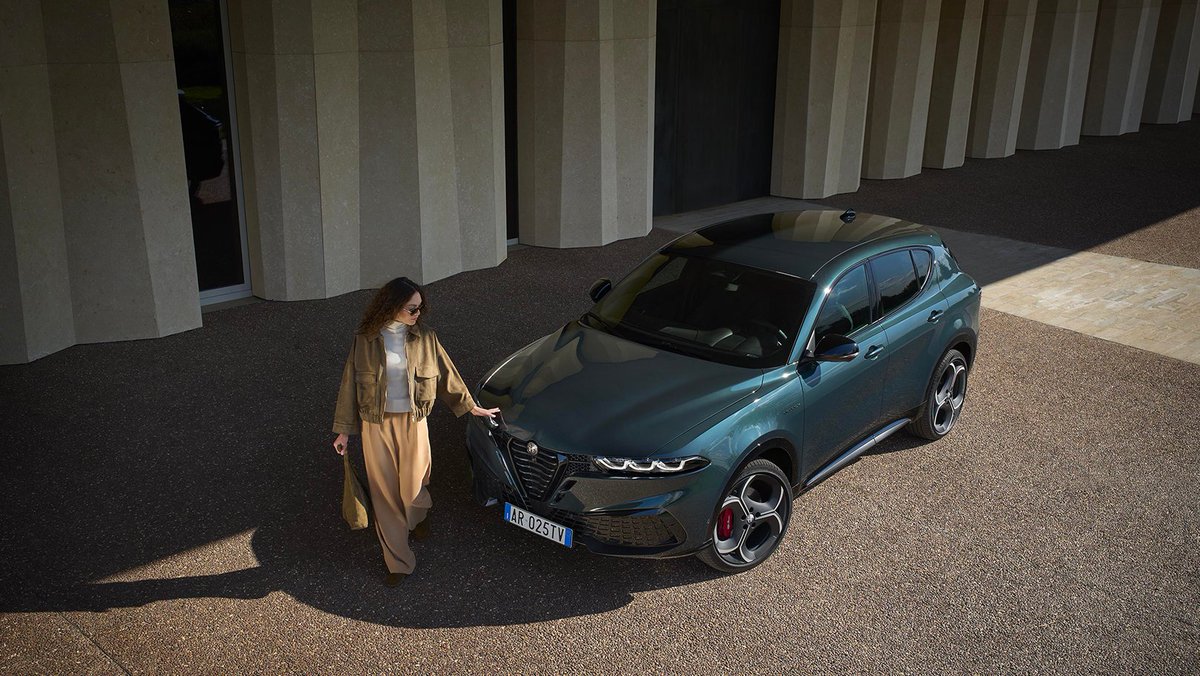 AlfaRomeoUK's tweet image. Beauty. Versatility. Sportiness. All perfectly aligned to your passions in motion. 

alfaromeo.co.uk/models/tonale
#AlfaRomeo #AlfaRomeoTonale