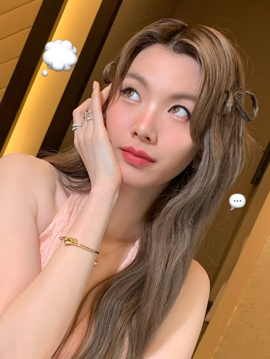 อิฉันเองค่ะ 🌷 𝐍𝐢𝐤𝐚" 💫 tweet media
