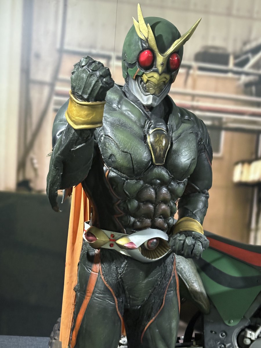 シン tweet media