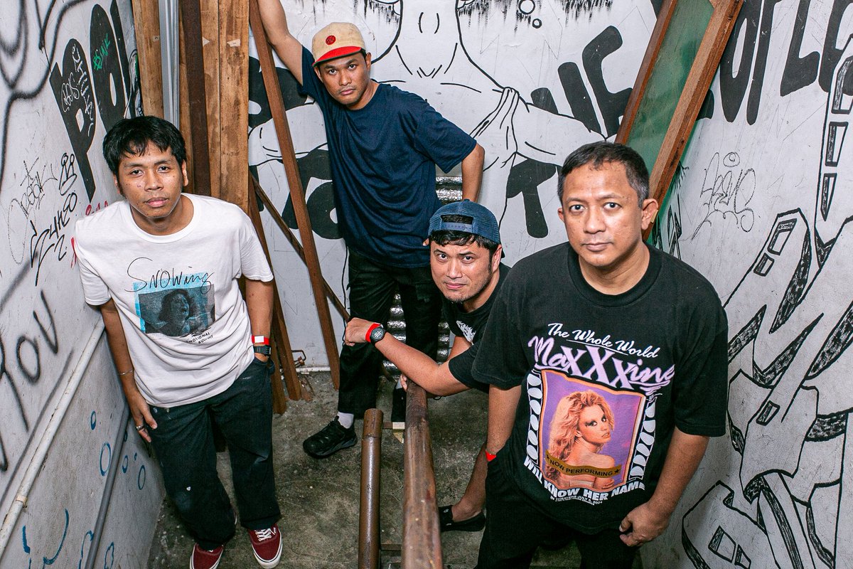 playburst's tweet photo. Thank you Megido Records for putting on the show, CNOTSP, Sonic End Trophy &amp; Makhluk Ahseng for the killer sets, and everyone who came by and made it such a blast. Let’s do this again soon?

📸 @_norzahir https://t.co/399fDFniFW