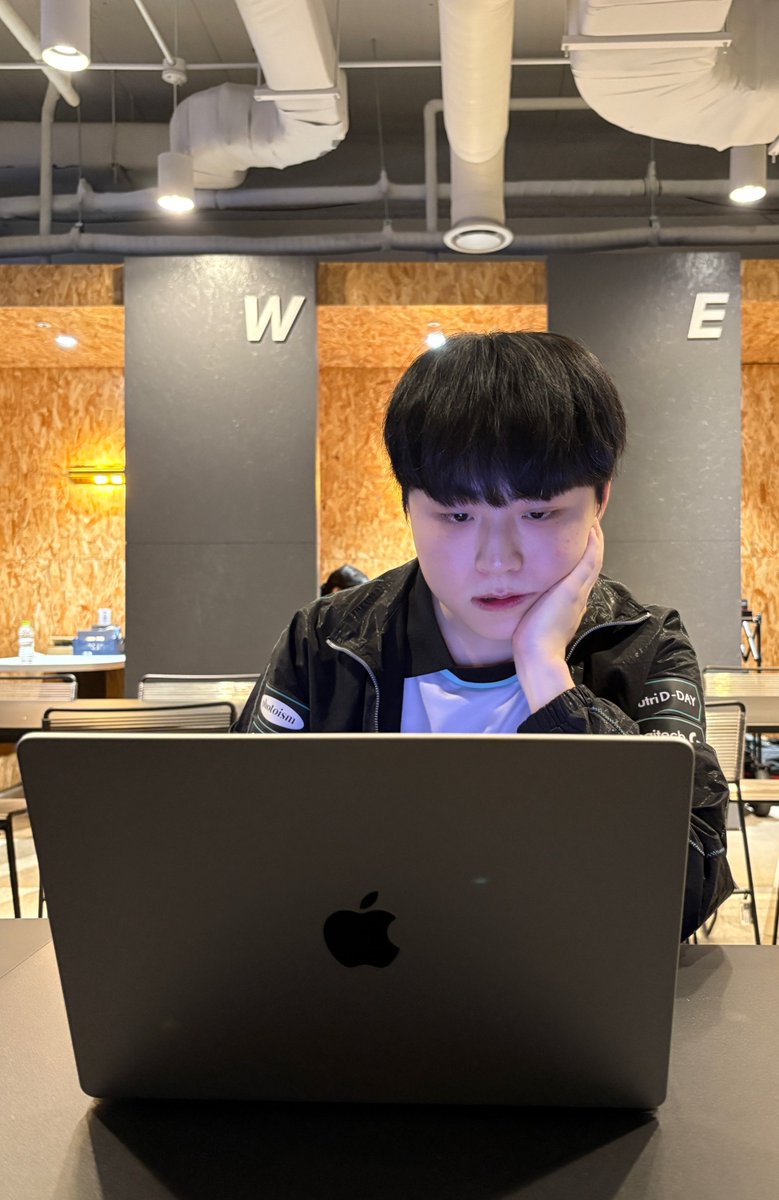 나정이!! tweet media