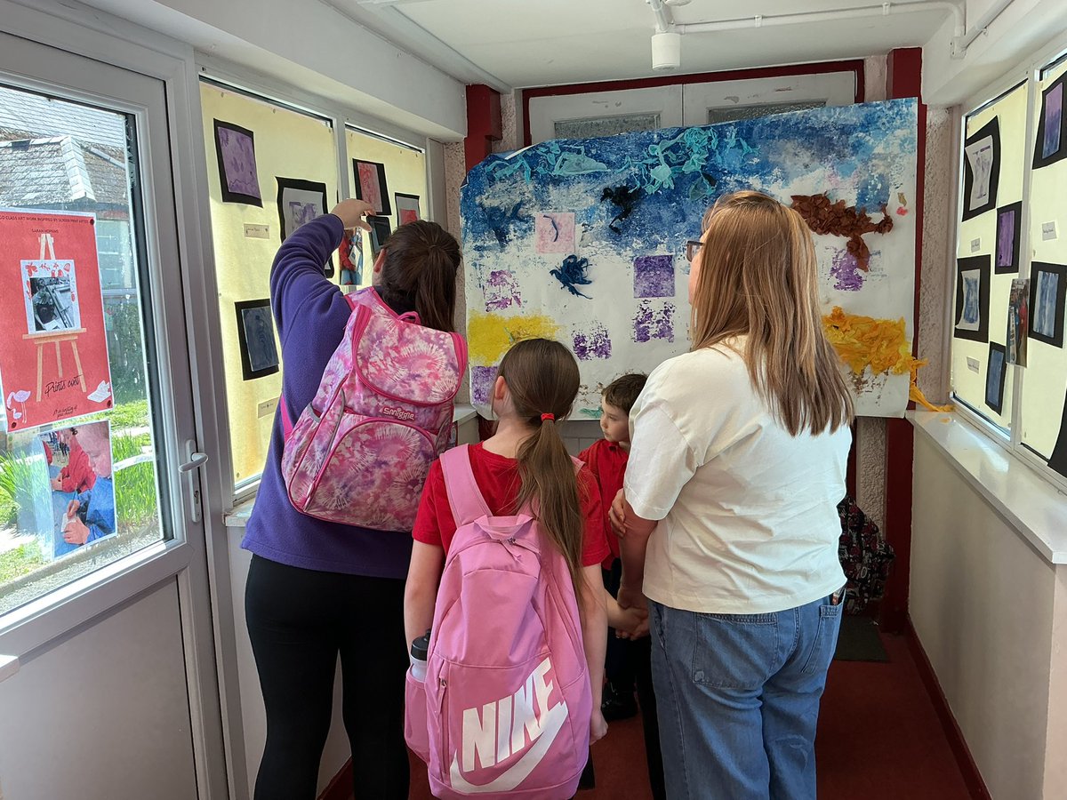 Penclawdd's tweet photo. We loved showcasing our prints and art work inspired by Sarah Hopkins. We were also able to see Sarah’s work on display in the hall. A real inspiration. We also used our newly learnt skills in our Literacy session to build our setting for our film portrayal of ‘Piper’. #PencEXP https://t.co/9r6ZC3yXFS