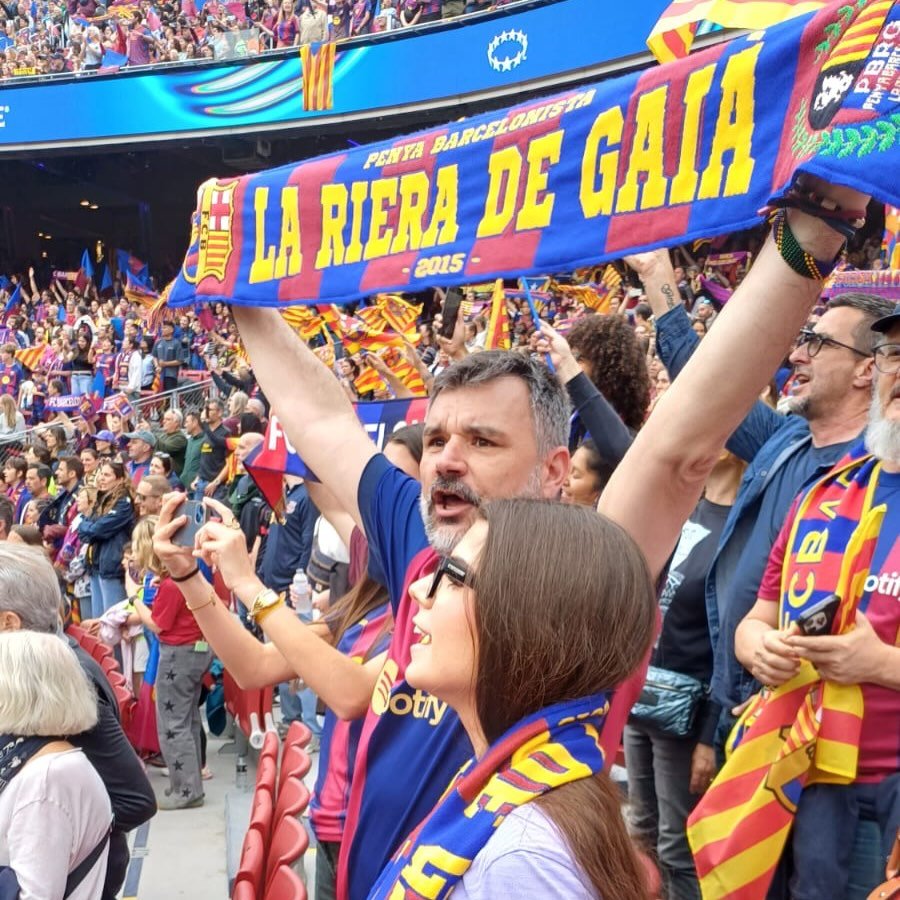 ConfePenyesFCB's tweet photo. 🔥 Els penyistes van fer costat un cop més al @FCBfemeni a l'Spotify Camp Nou i van celebrar el passi a la final de la Champions femenina!
🏆 El dissabte 23 de maig, tenyirem Oslo de blaugrana!!!

🔵🔴 #FemBarçaFemPenya #ForçaBarça https://t.co/mTpGlvZK9Y