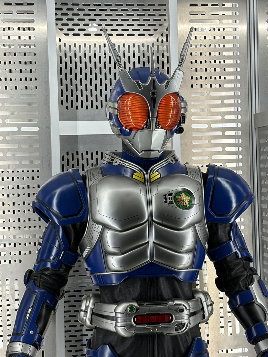 シン tweet media