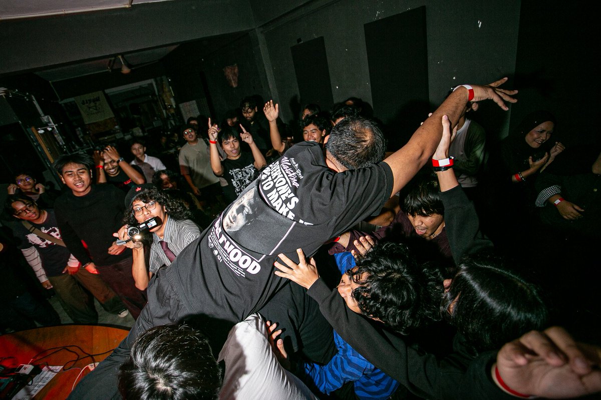playburst's tweet photo. Collective catharsis in Moutou on May 1st!

Been a while since we last played a show because, you know, life &amp; stuff, so to return to the stage and feel this much love from y’all is truly something special. https://t.co/T8B5WExnDN