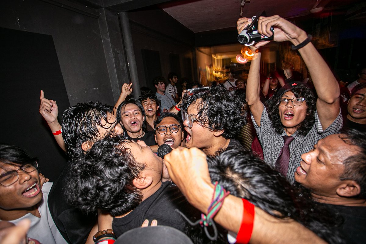 playburst's tweet photo. Collective catharsis in Moutou on May 1st!

Been a while since we last played a show because, you know, life &amp; stuff, so to return to the stage and feel this much love from y’all is truly something special. https://t.co/T8B5WExnDN