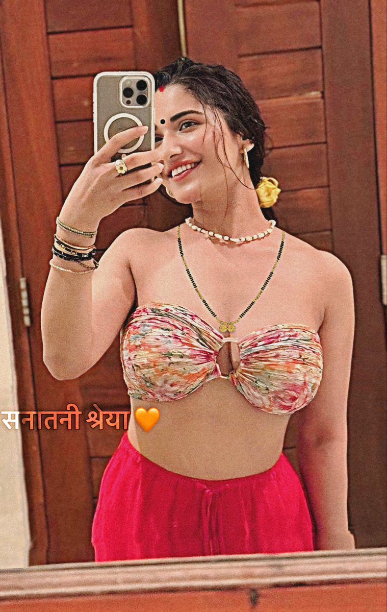 S H R E Y A 🧡🍒 tweet media