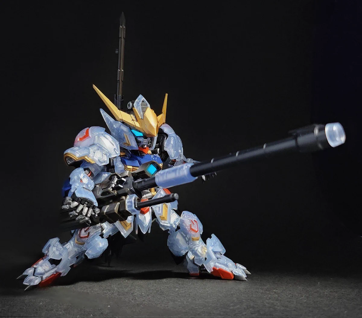 MGSD ガンダムバルバトス ソリッドクリア HHdry4NaAAAss0v?format=webp&