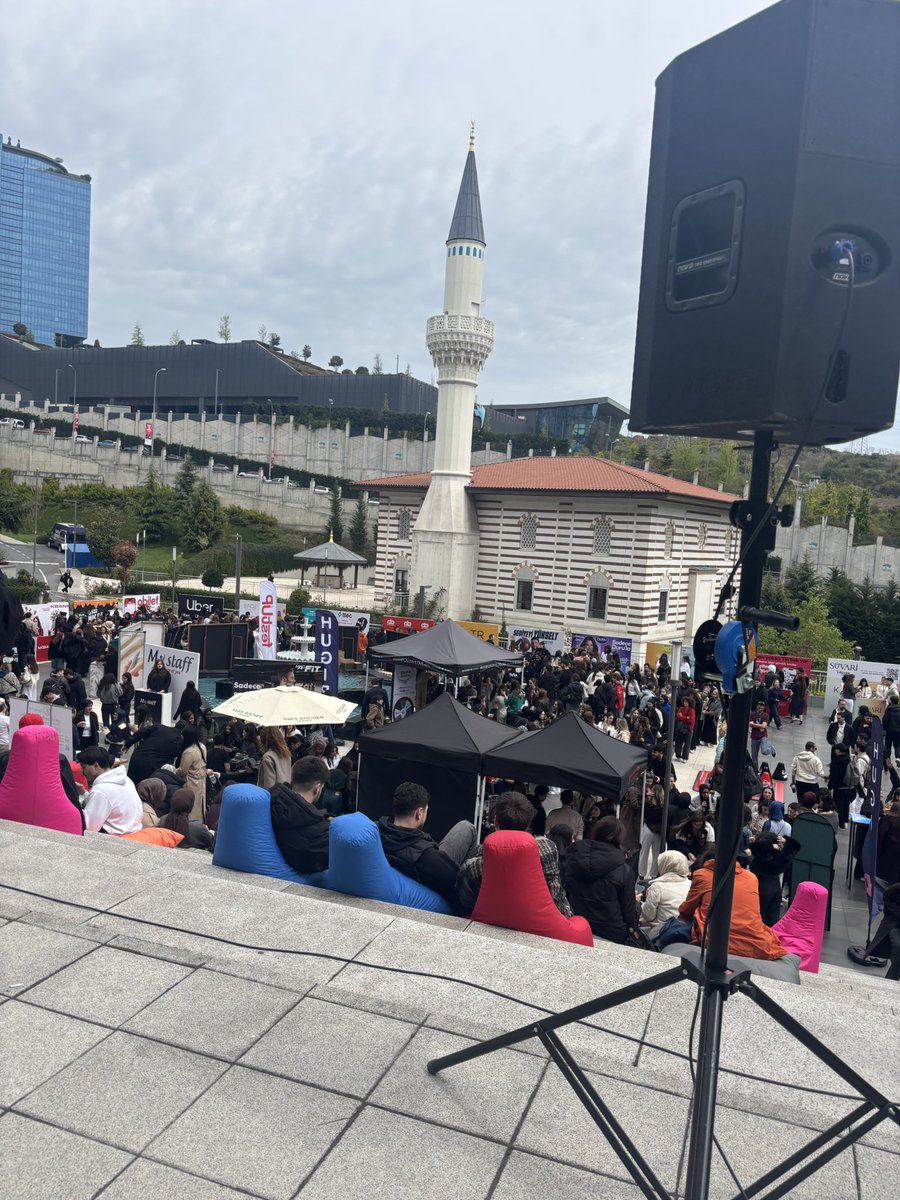 zeynep tweet media