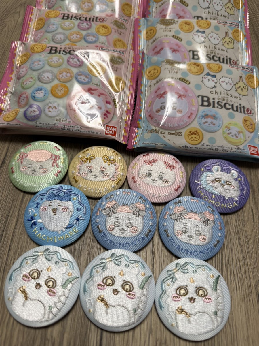 chanmoly86's tweet photo. :(っ`ω´c):ｸﾞﾇﾇ…
リボンver.ハチワレ欲しかったー🥲
また��つけたら追加で買おっかな
 #ちいかわ
 #刺繍缶バッジ https://t.co/WWX5JdIKgA