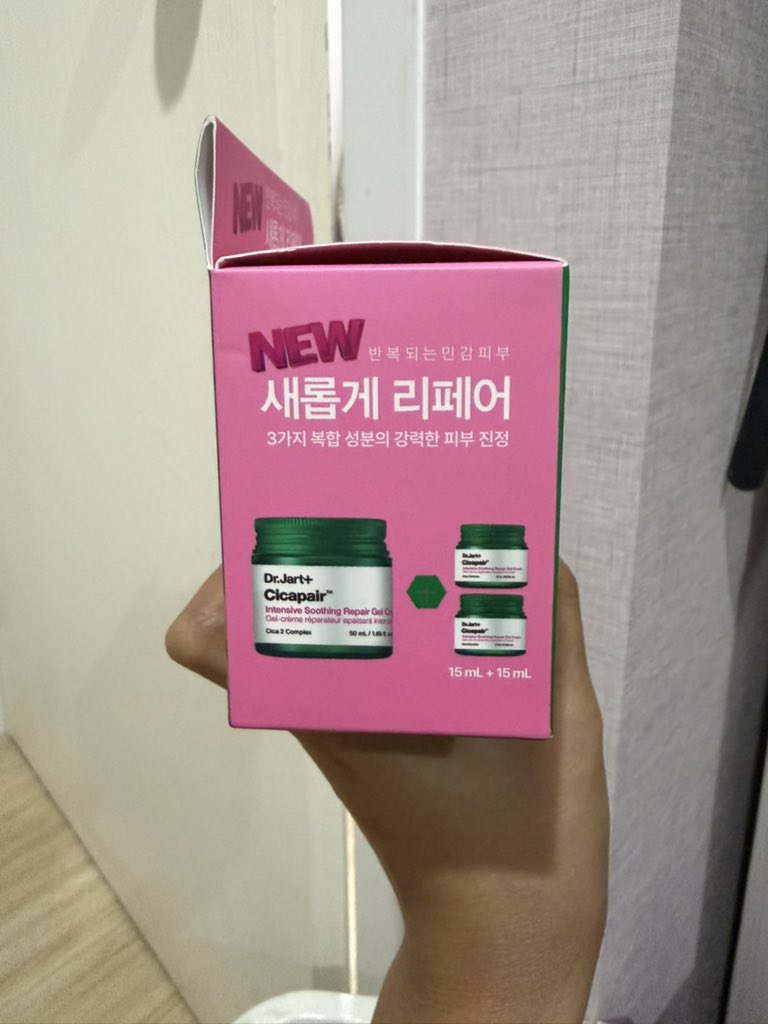 bbcljang's tweet photo. 📍ส่งต่อ
Dr. Jart+ Cicapair กล่องได้ 3 ชิ้น 1000 รส.
La Roche-Posay Effaclar 900 รส.
Hada Labo Shirojyun Whitening Lotion 400 รส.

ทักมาขอดูเพิ่มเติมได้ค่ะ ทุกชิ้นยังไม่ผ่านการใช้งาน 

#ส่งต่อสกินแคร์ #ส่งต่อสกินแคร์มือสอง #ส่งต่อสกินแคร์มือ2 #สกินแคร์มือสอง #ส่งต่อเครื่องสำอาง https://t.co/nPPoSpxHSA