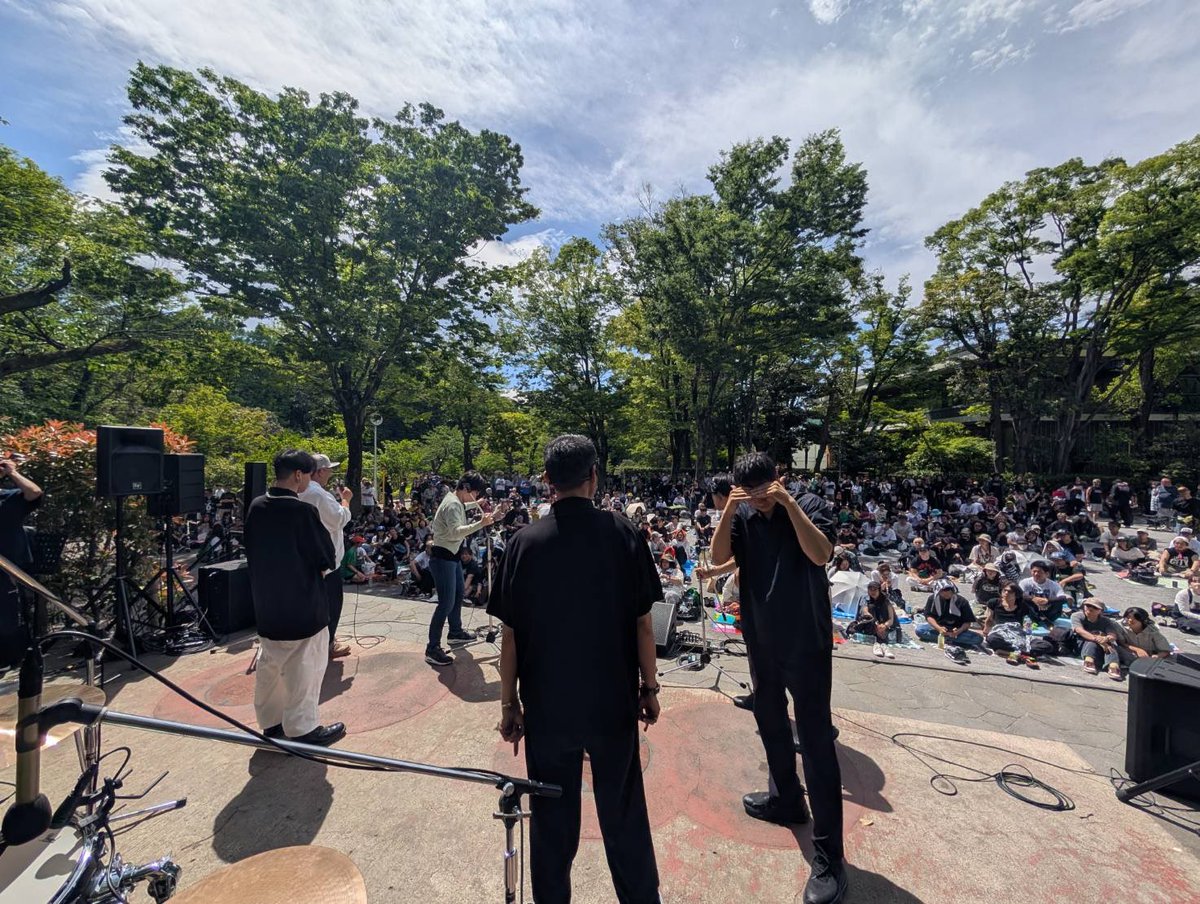 usamic10's tweet photo. 本日は戸越公園へ行ってきました！
なんと飛び入りで58mic clubとして1曲ライブをさせていただきました🎤
天気にも恵まれ、たくさんのライブを見ている方もいらっしゃって、最高の空間でした！
また一つ貴重な経験をさせていただきました☺️

#戸越の日 https://t.co/rZqyVbgx9f