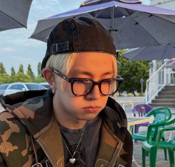 공백 tweet media
