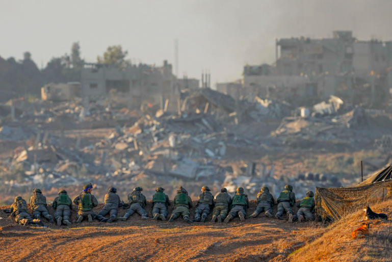 frburgat's tweet image. CHRONIQUE JUDICIAIRE DU #NÉGATIONNISME
Aix-en-Provence, Cour d'Appel, 29 avril 2026
Baptiste Lanaspeze
blogs.mediapart.fr/francois-burga…

"Le génocide qui a lieu à #Gaza depuis 3 ans est, comme on le sait, accompagné de sa négation institutionnelle, opérée par Israël, avec le soutien de la