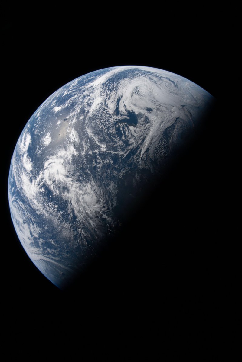 Earth tweet media