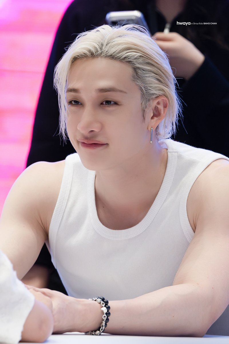 hwaya ∞🐺 tweet media