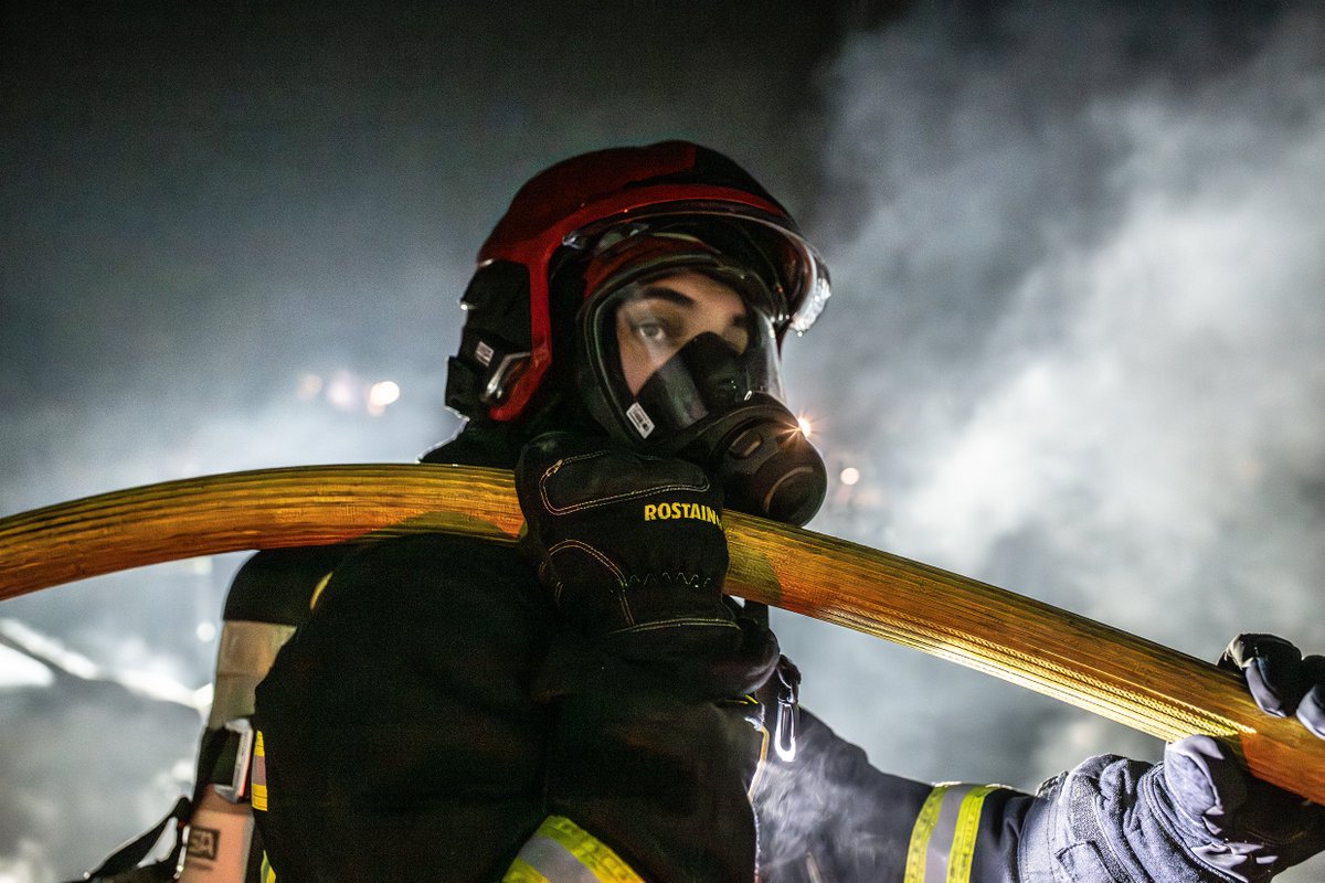 Sdis_95's tweet photo. [#JournéeInternationaledesSapeursPompiers] 🚒

Chaque jour, ils répondent présents. Face à l’urgence, ils s’engagent avec courage et dévouement.
En cette Journée internationale des sapeurs-pompiers, nous souhaitons naturellement mettre à l’honneur nos collègues sapeurs-pompiers du #Sdis95, qui s’engagent au quotidien au service de la population du @valdoise 

Merci a eux, ainsi qu’à tous les #Pompiers du monde entier ! 👩‍🚒👨‍🚒

À l’occasion, redécouvrez la rétrospective 2025, qui illustre avec force l’engagement, la diversité des missions et le professionnalisme des sapeurs-pompiers du Val d’Oise au service de tous : https://t.co/a5TUI0U1Cb

🎥 A.Berger / 📸 Sergent-chef S.Avenant / 📸 Lieutenant P.Bourgeon / 📸 Expert T.Colson

@SecCivileFrance | @Prefet95 | @LucStrehaiano | @LChavillon | @blandinelefort_ | @PompiersFR