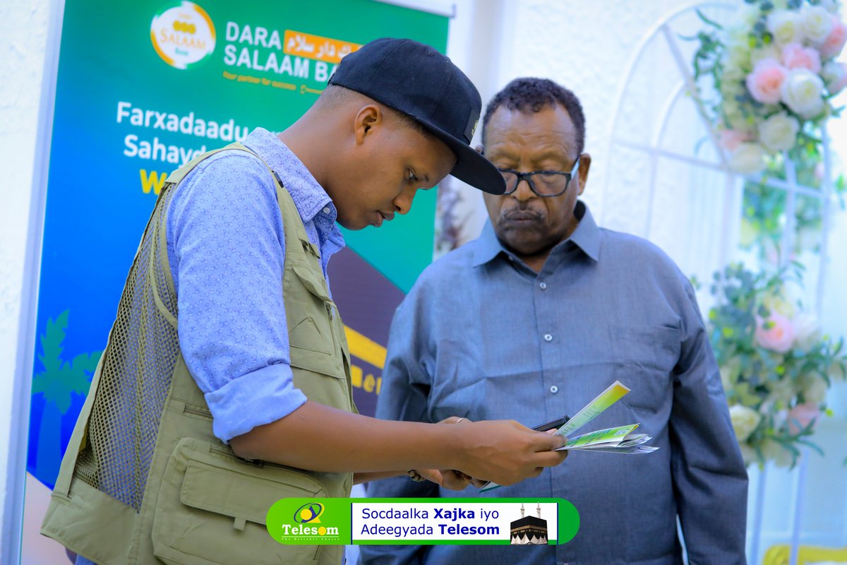 Telesomcompany's tweet image. Staff from Telesom are assisting Hajj pilgrims with activating and using essential services like Mushaax, WAAFI, and key features like Call Packages, Global Top-Up, and WAAFI MasterCard.

#Telesom #HAJJ1447 #eSIM