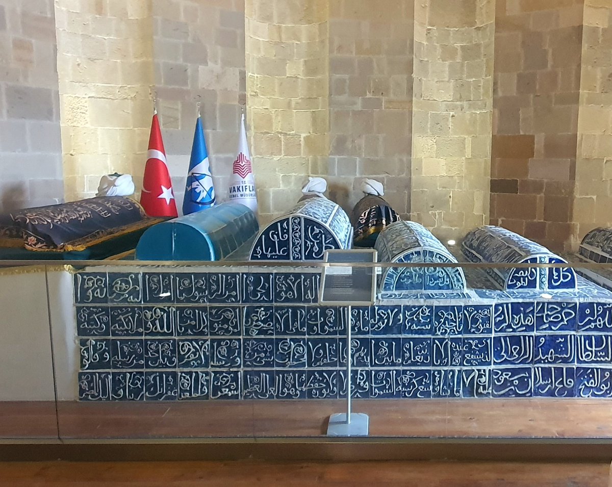 _MD1453's tweet photo. Konya 📍

Mevlânâ Hazretlerinin Türbesi ve Alâeddin Keykubat Camii

The tomb of Mevlânâ Rûmî Hz and Alâeddin Keykubat Mosque in Konya, which houses the tombs of eight Sultans of the Seljuk State. https://t.co/Dswvgc81fY
