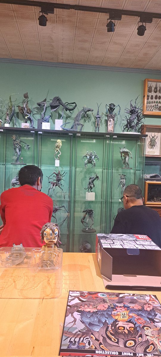 1000Tentacles's tweet photo. The challenges of turning Skink Chen's detailed gk statue into posable vinyl toy were unlike anything we'd dealt with before. But I'm glad we stuck with it and saw it through. Hope collectors out there will like and support us⚡️  👁⚡ https://t.co/RaQazmq785 https://t.co/bXC1XBCSok