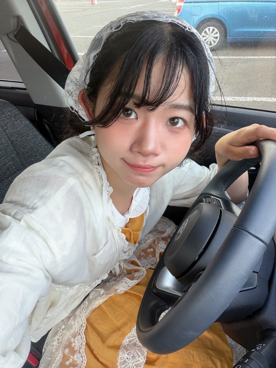 ちゃま🐝🌻claVa puella tweet media
