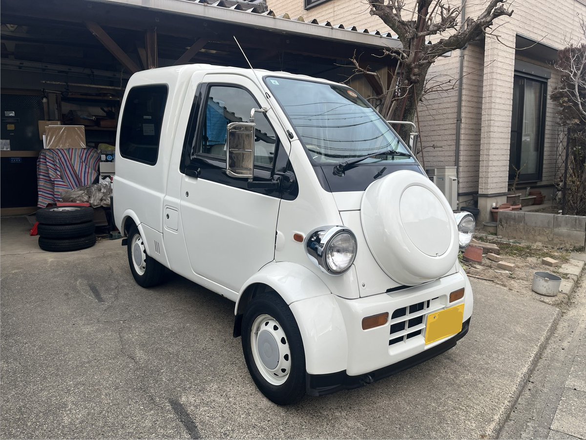 Workationstyle's tweet photo. 【絶版・現状販売】
ダイハツ ミゼット2カーゴ 1999年式

✅ EFエンジン 3AT
✅ カリフォルニアミラー装備
✅ 木目調ステアリング
✅ 現状走行問題なし

⚠️ 走行177,000km
⚠️ 車検切れ・錆あり・タイヤ要交換

41万円（現状渡し）
愛知県北名古屋市保管

詳細・写真11枚はこちら👇
https://t.co/vWew9jsnKX

#ミゼット2 #絶版車 #旧車 #軽自動車 #中古車 #ダイハツ #現状販売 #車売ります