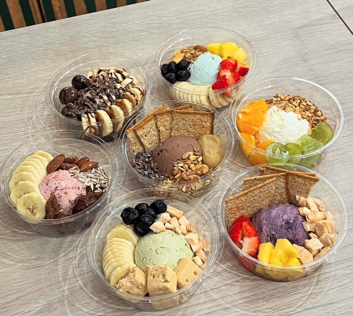 2024_0406's tweet photo. 韓国で絶対行ってほしいお店‼️‼️‼️
大人気のグリークヨーグルト専門店😍✨
ヨーグルトが想像以上にもっちもちで濃厚。
濃厚なチーズケーキみたいな贅沢感🤤

ザクザクのグラノーラが良いアクセントになって食べ応え抜群。ヘルシーなのにこの満足感。
韓国行くたび通っちゃいそう😂

📍レイジーヨーグルト江南店
서울 강남구 역삼로 109 105호

メニュー表や聖水店の住所はツリーを見てね😊⬇️

【PR】【LAZYYOGURT】