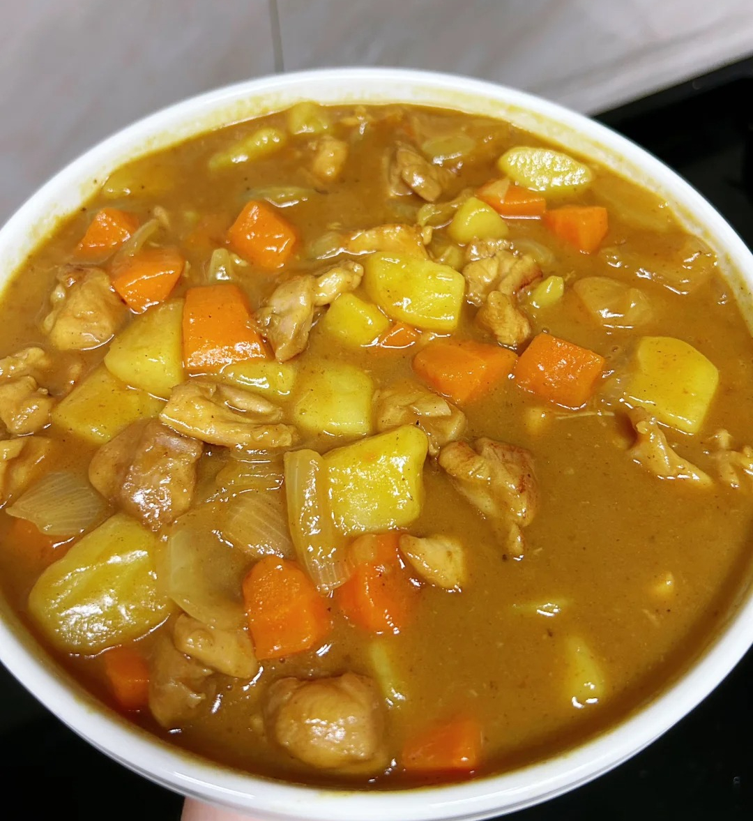 chamilawijesing's tweet image. Taste the tang of Thailand! Try our zesty Green Curry—creamy coconut, fresh basil, u0026 fiery chilies. Spoon into summer vibes.  #ThaiFlavors #FoodieJoy