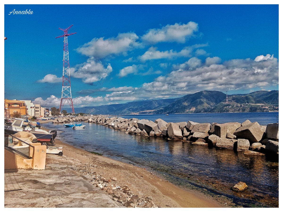 annablu70's tweet image. Non importa sapere perché certi luoghi ci attraggono. Importa sapere che ci sorprendiamo ogni volta che ci entrano negli occhi.
(Fabrizio Caramagna)
📸Mia #landscape #Sicilia