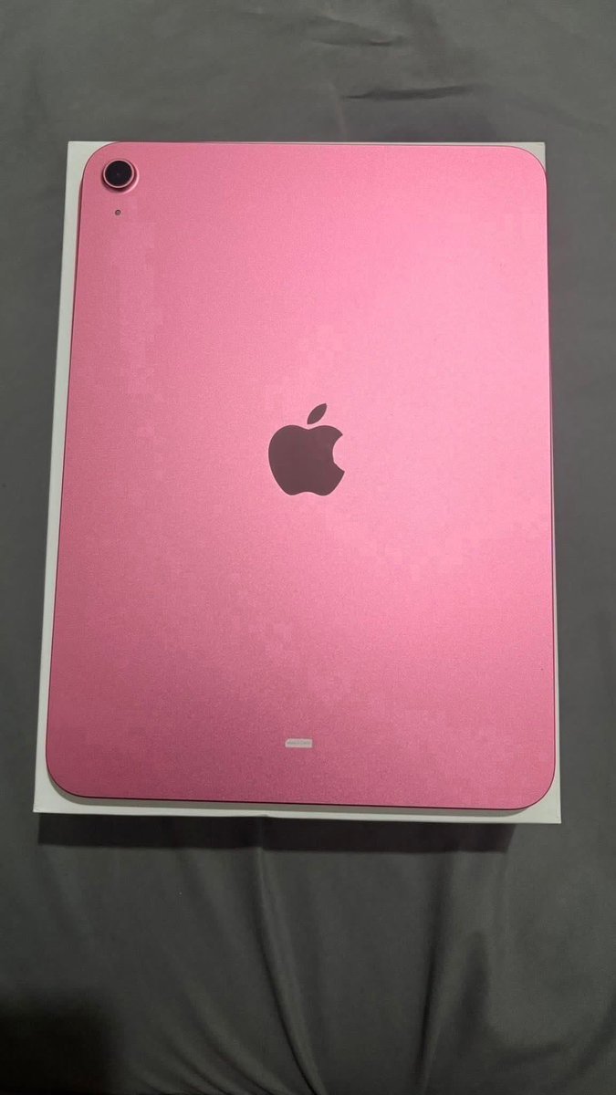 sawturnglAss's tweet photo. Jual ipad gen 10 64gb wifi only (inter) pemakaian pribadi, nominus , fullshet dapat apple pencil dan keyboard,speker dll lah pokonya masih mulus pemakaian 1.2 tahun. Harga 3.1 aja lokasi medan tanjung pura ni spaa mauuu https://t.co/Jru89IuWsD