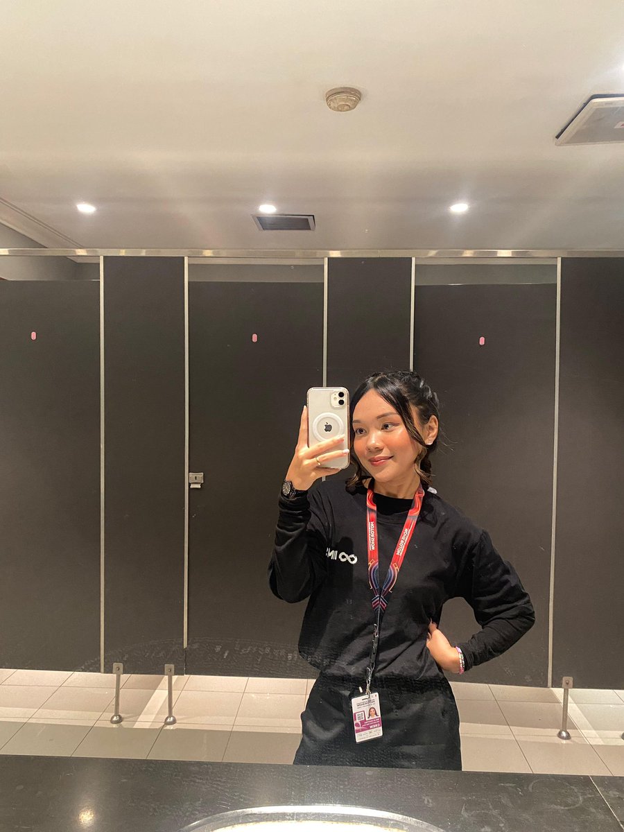 its me .☘︎ ݁˖ tweet media