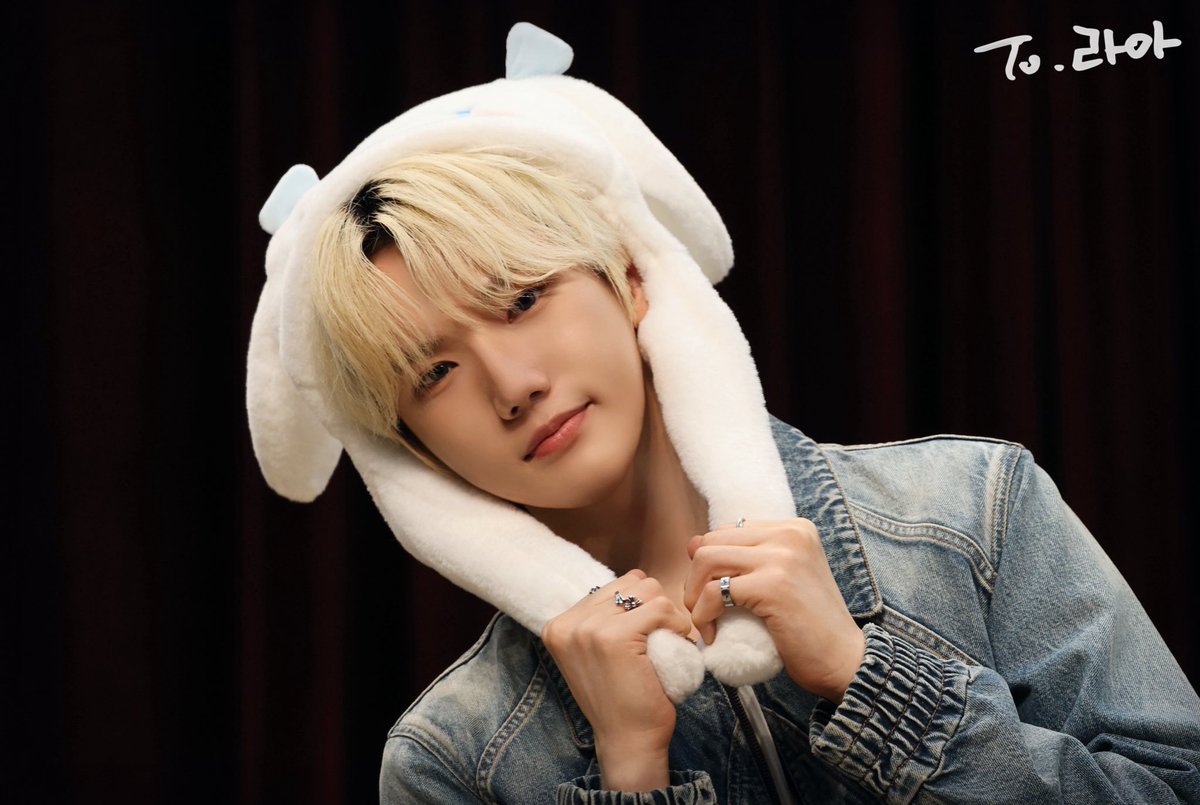 라아 tweet media