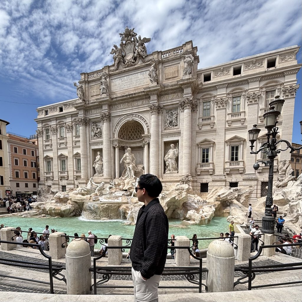 NikoDave1996's tweet photo. from italy to france to barcelona,Spain in 1 week. thank u G 😘🥰 https://t.co/kmtSVFd191