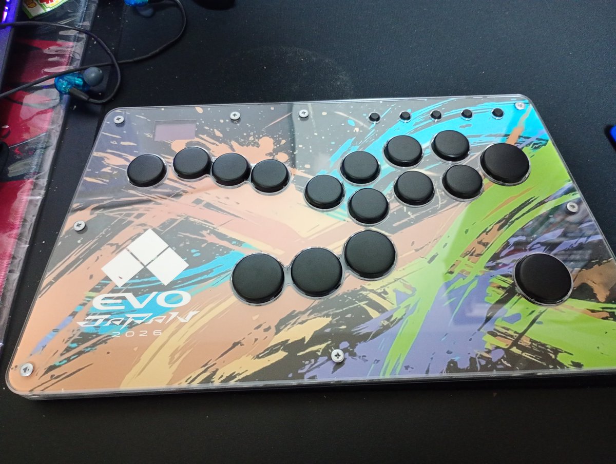 Suvalo3's tweet photo. Newコントローラー
初レバレス触るぞ〜 https://t.co/1R7lGnUHpt
