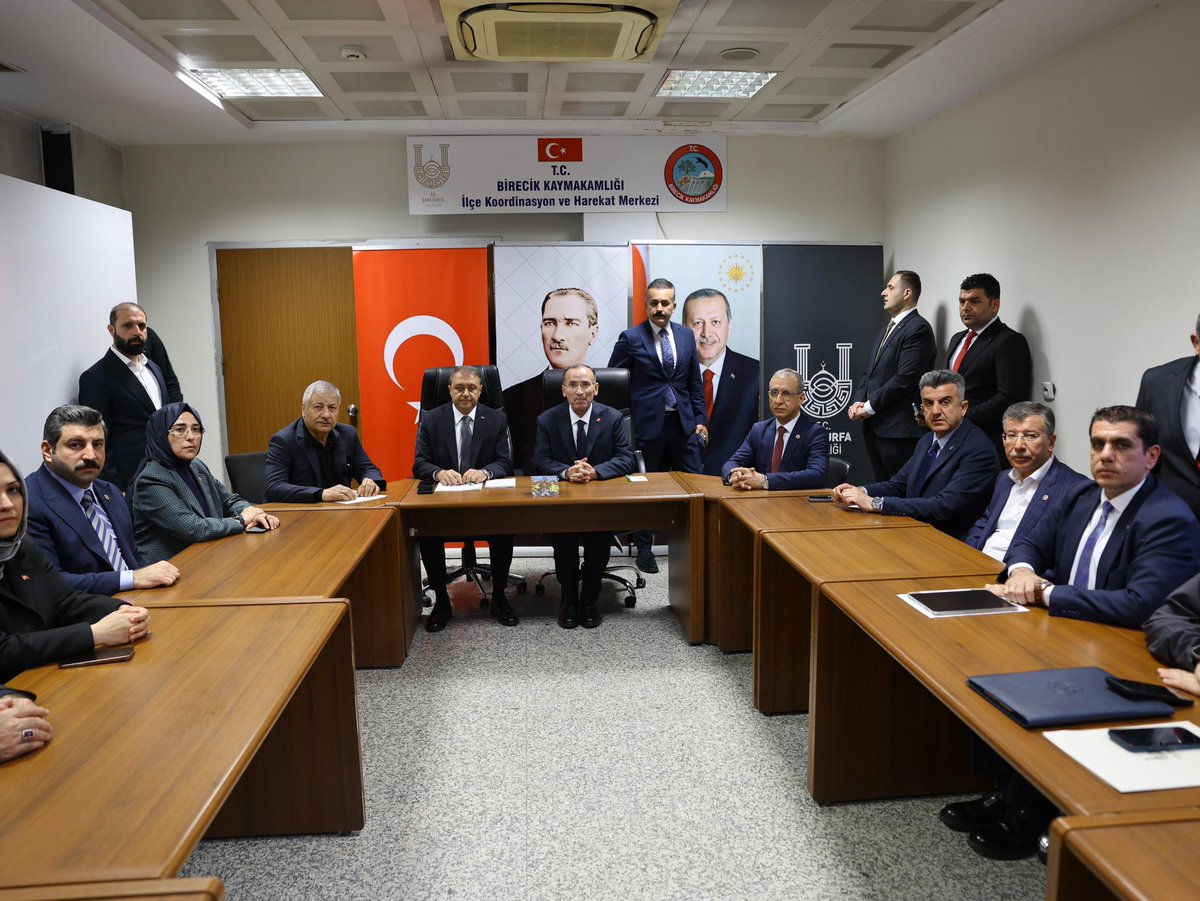 TBMM Başkan Vekilimiz Sn. Bekir Bozdağ, Şanlıurfa Valimiz Sn. Hasan Şıldak, milletvekillerimiz Sn. Asuman Cevahir Yazmacı, Sn. Mehmet Ali Cevheri, Sn. İbrahim Eyüpoğlu, Sn. Abdurrahim Dusak ve Sn. Faruk Pınarbaşı’nın yanı sıra AK Parti İl Başkanımız Sn. İlhami Günbegi, İl Emniyet