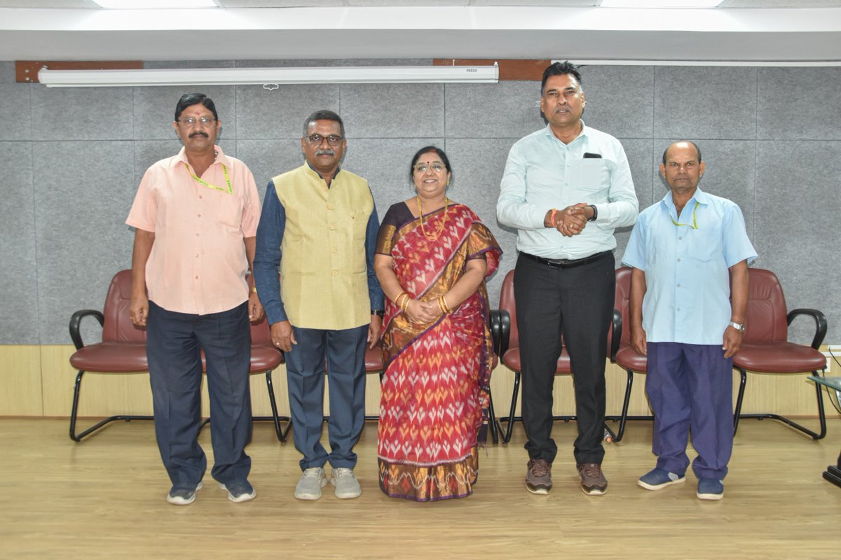 Icar_iior's tweet photo. Superannuation of Shri. P. Srinivasa Rao, Private Secretery #icar #Iior https://t.co/8MIdRxl5Pt