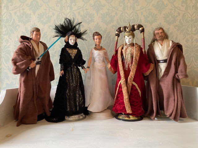 PiaCCourtenay's tweet image. On the @WordWenches8 today I wish everyone a Happy 4th of May and May the Fourth (or the Force) be With You on #International #StarWarsDay ! Are you a #StarWars fan?

wordwenches.com/may-the-4th-be…
