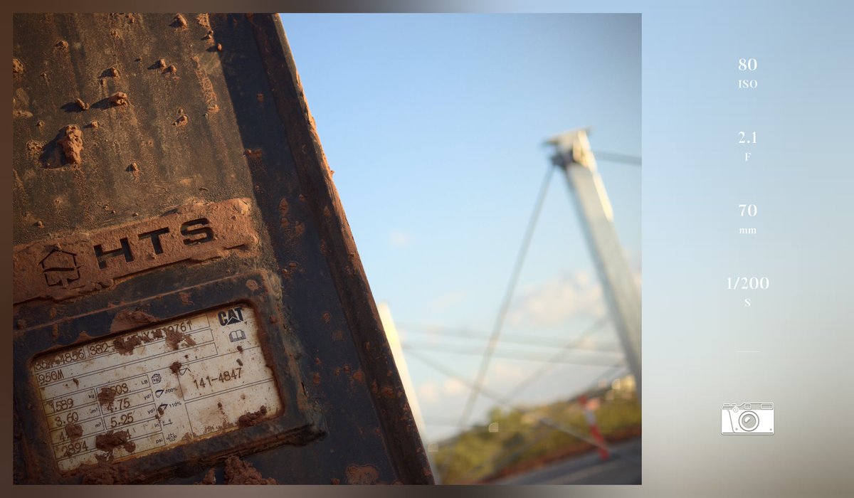 XiaoGreenFrog's tweet photo. The life of a mine worker. Nothing really to take photos of except work and dust so here we are. Complete isolation with nearest town being 12 hours away by car. Saving up for the Oppo Find X9 Ultra. Too bad Vivos main camera is hard stuck on 35mm.
#Oppo
#Hassleblad
#FindX8Ultra https://t.co/0zjCDZdLcM