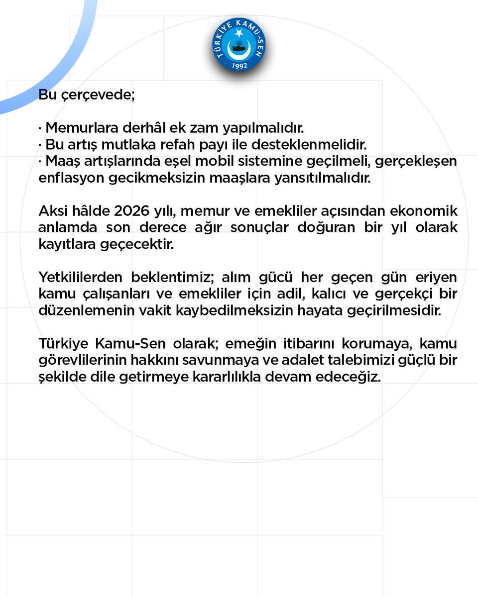 tulasimsen's tweet photo. 📌 ENFLASYON DÜŞMÜYOR, MAAŞLAR ERİYOR, GEÇİM ZORLAŞIYOR
 
📌 TÜİK tarafından açıklanan 2026 yılı nisan ayı enflasyon verileri, yılın ilk aylarında ortaya çıkan olumsuz tablonun geçici olmadığını bir kez daha teyit etmiştir. Paylaşılan bu veriler, milyonlarca memur ve emeklinin karşı karşıya bulunduğu ekonomik daralmanın derinleşerek devam ettiğini açık ve net bir biçimde ortaya koymaktadır. Yıllık enflasyonun %32,37 seviyesine ulaşmış olması ise yaşanan refah kaybının ne denli ağırlaştığını gözler önüne sermektedir.
 
📌 Resmî verilere göre nisan ayında mal ve hizmet fiyatları ortalama %4,18 oranında artmıştır. Yılın ilk dört ayındaki toplam enflasyon ise %14,64 seviyesine ulaşarak, daha ilk çeyrekte 2026 yılı için öngörülen %16’lık hedefin büyük bölümüne yaklaşmıştır. Bu tablo, belirlenen hedeflerin gerçeklikten giderek uzaklaştığını ve uygulanan ekonomik politikaların dar ve sabit gelirli kesimleri koruma noktasında yetersiz kaldığını açıkça ortaya koymaktadır.
 
📌 Öte yandan küresel gelişmelerin etkisiyle artan enerji maliyetlerinin henüz tam anlamıyla fiyatlara yansımadığı dikkate alındığında, önümüzdeki süreçte enflasyonist baskının daha da artacağı açıktır.
 
📌 Bilindiği üzere ocak ayında memur ve emeklilere 6 aylık dönem için %11 oranında maaş artışı yapılmış, buna ek olarak brüt 1000 TL tutarında seyyanen ödeme verilmiştir. Ancak yılın ilk dört ayında gerçekleşen %14,64’lük enflasyon, yapılan bu artışı daha şimdiden eritmiştir. Memur ve emekliler daha şimdiden 53,64 alacaklı hale gelmiştir. 
 
📌 Bugün gelinen noktada yüksek enflasyon; milyonlarca kamu çalışanı ve emekli açısından küçülen hane bütçeleri, artan borç yükü ve her geçen gün daha da ağırlaşan geçim şartları anlamına gelmektedir. Aileleriyle birlikte yaklaşık 25 milyonluk geniş bir kesimin alım gücünün sürekli gerilemesi, yalnızca ekonomik bir sorun değil, aynı zamanda sosyal denge açısından da ciddi bir risk oluşturmaktadır. Yıllık enflasyonun %32,37’ye ulaşması, bu kaybın geçici değil kalıcı bir refah erozyonuna dönüştüğünü açıkça göstermektedir.
 
📌 Yıl başında yaptığımız uyarıların bugün birebir gerçekleştiği görülmektedir. Henüz yılın ilk dört aylık bölümünde ortaya çıkan enflasyonun, altı aylık maaş artışının tamamını ortadan kaldırması; mevcut ücret politikasının sürdürülebilir olmadığını net biçimde ortaya koymuştur. Bu nedenle kamu çalışanlarının gelir politikasında acil bir düzenleme yapılması artık kaçınılmaz bir zorunluluk hâline gelmiştir.
 
📌 Maaş artışlarını piyasa gerçeklerinin altında tutarak enflasyona mücadele edilemeyeceği bir kere daha görülmüştür. Memur ve emekliler, ekonomik büyümeden hak ettikleri payı alamadıkları gibi enflasyon yükseldiğinde de ilk kaybeden kesim olmaya devam etmektedir. Oysa adalet; refah dönemlerinde gelirin, zor dönemlerde ise yükün adil bir şekilde paylaşılmasını gerektirir.
 
📌 Bu çerçevede;
 
🔴 Memurlara derhâl ek zam yapılmalıdır.
🔴 Bu artış mutlaka refah payı ile desteklenmelidir.
🔴 Maaş artışlarında eşel mobil sistemine geçilmeli, gerçekleşen enflasyon gecikmeksizin maaşlara yansıtılmalıdır.
 
📌 Aksi hâlde 2026 yılı, memur ve emekliler açısından ekonomik anlamda son derece ağır sonuçlar doğuran bir yıl olarak kayıtlara geçecektir.
 
📌 Yetkililerden beklentimiz; alım gücü her geçen gün eriyen kamu çalışanları ve emekliler için adil, kalıcı ve gerçekçi bir düzenlemenin vakit kaybedilmeksizin hayata geçirilmesidir.
 
📌 Türkiye Kamu-Sen olarak; emeğin itibarını korumaya, kamu görevlilerinin hakkını savunmaya ve adalet talebimizi güçlü bir şekilde dile getirmeye kararlılıkla devam edeceğiz.