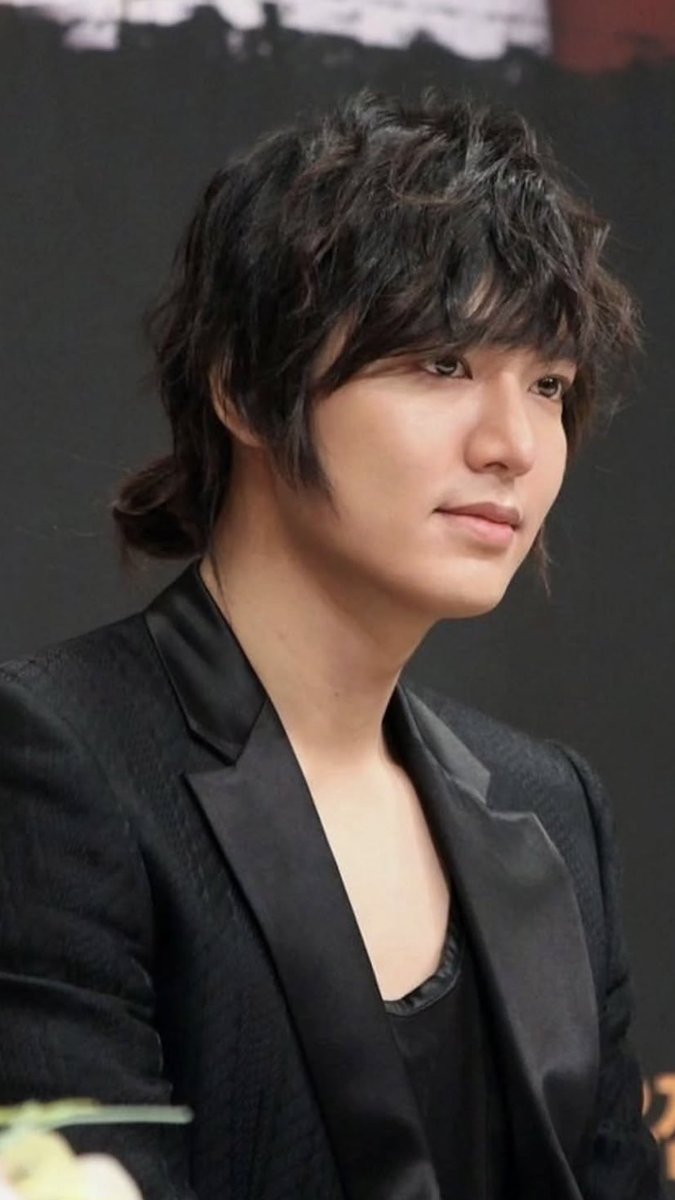 Show me a man…a face…more beautiful…more serene than him! 

#LeeMinHo 😮‍💨😮‍💨🥹🥹🫠🫠

I’ll wait…