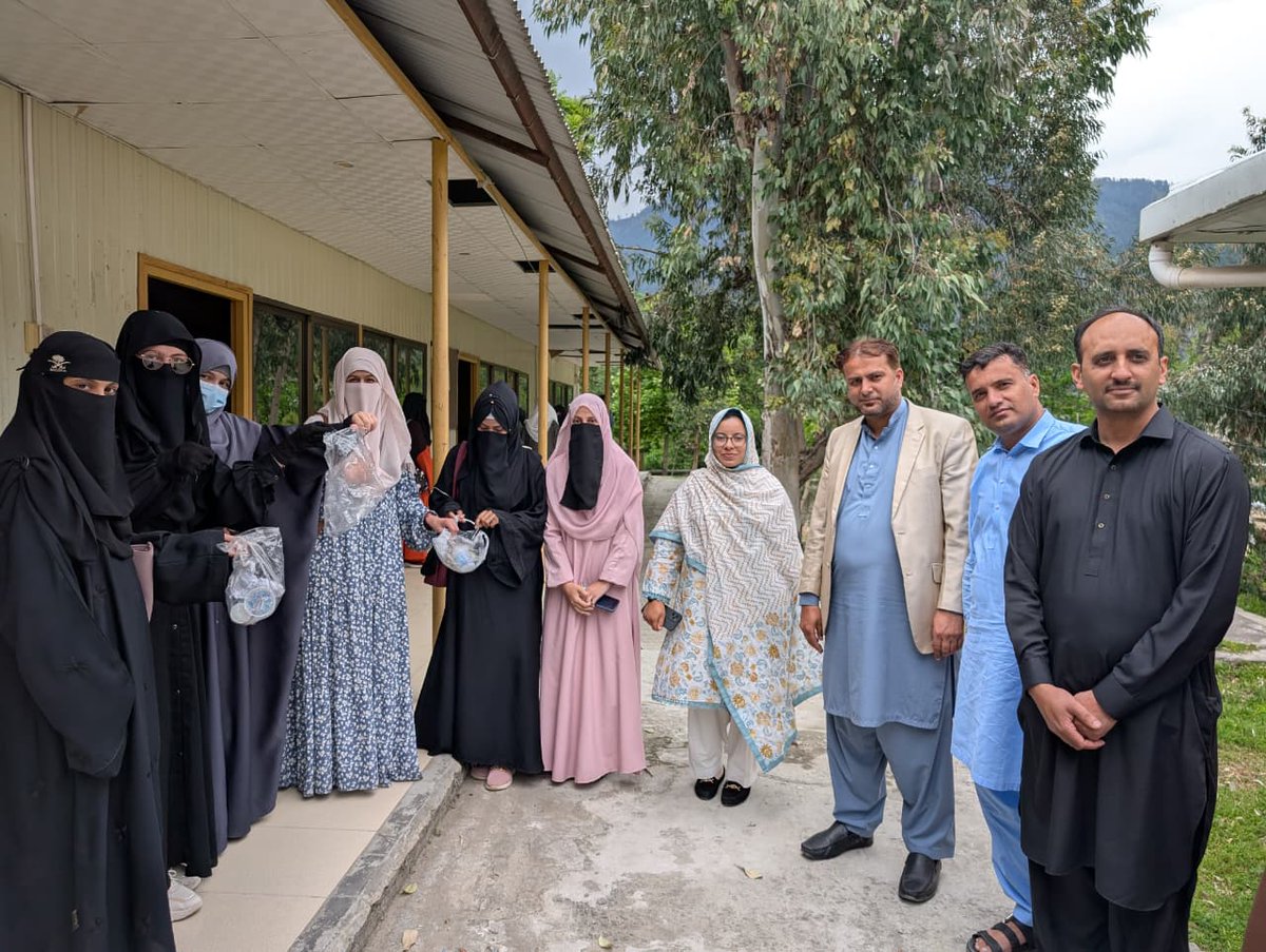 UAJK_Official's tweet photo. 🌿 𝐂𝐥𝐞𝐚𝐧𝐥𝐢𝐧𝐞𝐬𝐬 𝐖𝐞𝐞𝐤 𝐚𝐭 𝐍𝐞𝐞𝐥𝐮𝐦 𝐂𝐚𝐦𝐩𝐮𝐬 🚿
Students, faculty, and administration join hands to promote a clean and green campus environment in the heart of Neelum Valley.
#CleanlinessWeek #UAJK #NeelumCampus https://t.co/uyP8WZTJy0