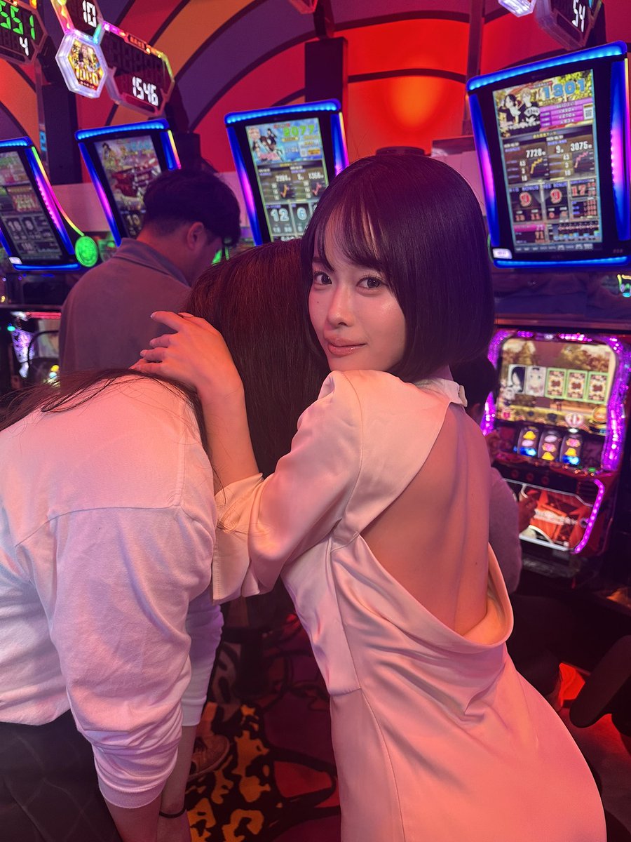 ガチ恋のMINAMOちゃんに愛に三重パチイベ！当然今日も世界一可愛かった😭昨日のFC配信で衣装チラッと教えてくれたけん緊張しないと思ってたのにしっかり緊張しました😇2日間ほんとにお疲れ様でした！ささやかALT✍🏻
#MINAMOは義務教育