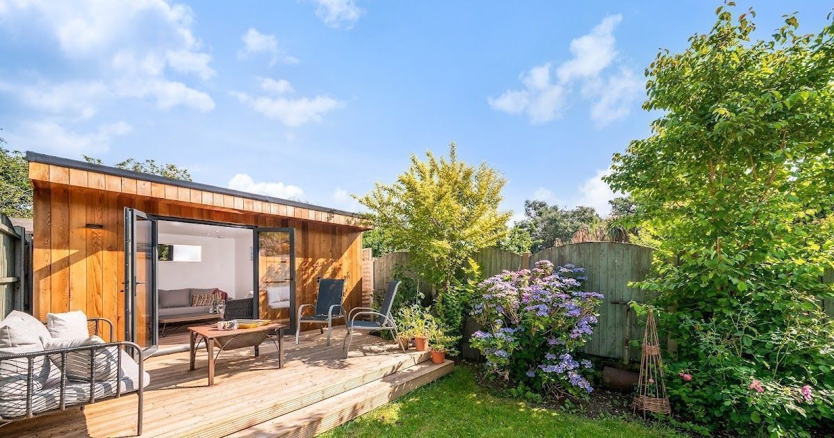 astoldbykirstyx's tweet image. AD - Creating a Sustainable Retreat With a Garden Room 🏠🌷 | astoldbykirsty.co.uk/2025/03/creati… #garden #home #homeimprovement #spring #summer #blogger #gardenupdate