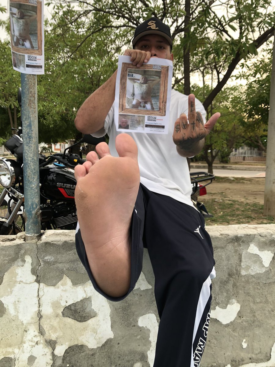 Master_vinh0's tweet image. I’m back faggs 🔥💪🏻
Who wants to be the next to be exposed degraded and humiliated by this superior master, send me a message to Dm while you kneel and I keep your money 💵😂 

#Exhibition #Cashmaster #Findom #Feetslave #Atm  @slave_here @Kuervinh00