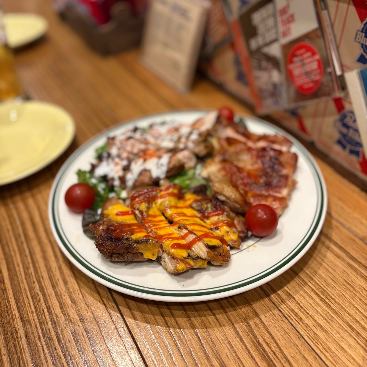さっきの鶏肉に振り切ったお店からもう一つ
いろんなチキン料理の盛り合わせ・・・
全部美味い・・・やばお
るーびーが止まらないのですよ・・・

みなさんも連休中飲み過ぎ注意ですよ！←

ではまた明日！

#FMとやま #ヨリミチトソラ #タナベマサキ